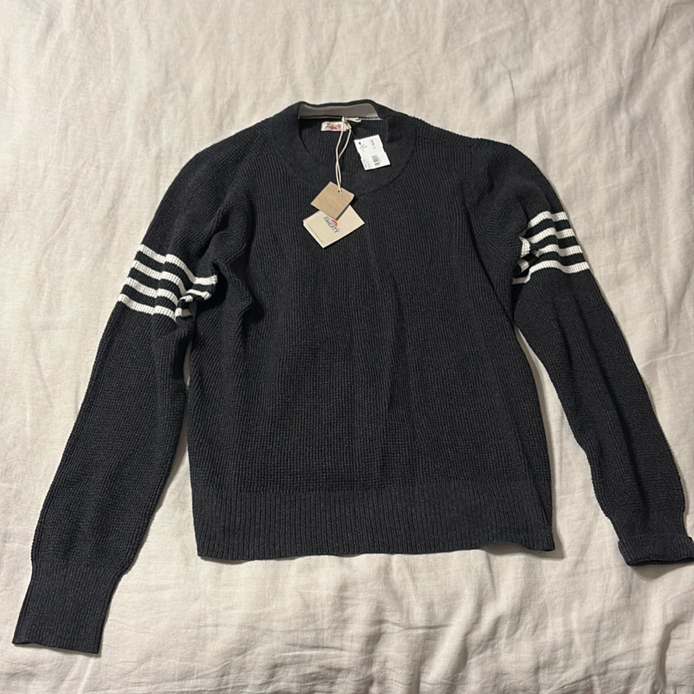 Faherty Throwback Crew Sweater in Cinder